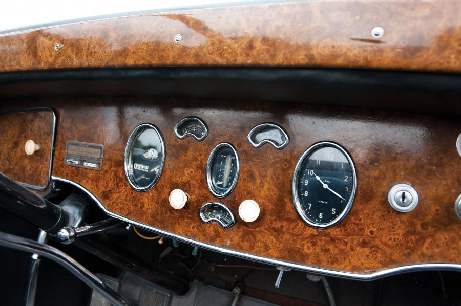  Packard Model 840 Deluxe Eight Convertible Coupe 1931 года  (фото 23 из 33)